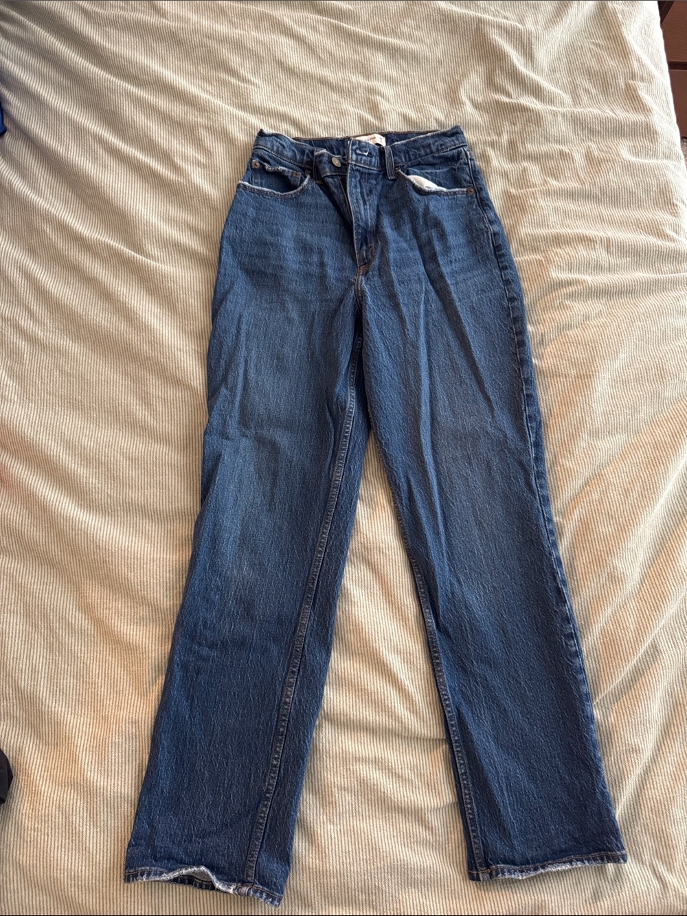 Abercrombie High Rise 90s straight leg